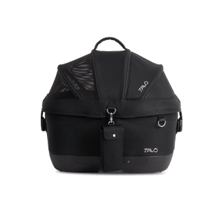 Maeve iso5x pet car seat in the onyx fashion shown from the front with the power bank bag attached