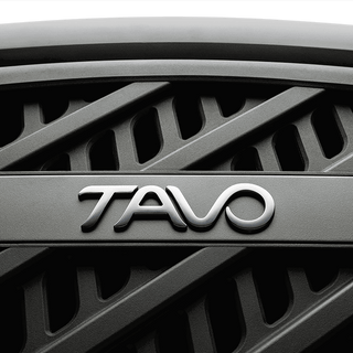 A close up of the Everett L crash-tested pet cargo crate showing the Tavo logo