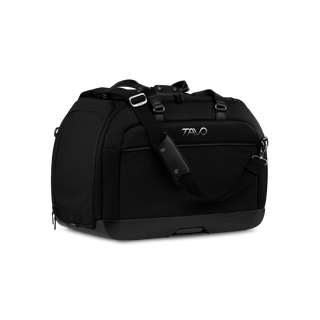 Detachable carry strap on Tavo's Hendrick dog and cat carrier