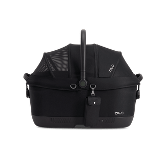 Maeve iso6x Wind pet car seat in the onyx fashion shown from the front with the power bank bag attached.